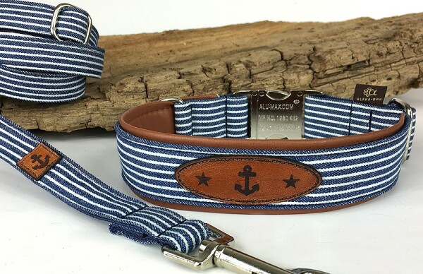 Halsband Baltic Stripes marine-weiß m. Lederlabel und Kunstleder unterlegt 2,5 cm breit / 37-39 cm lang mit Symbol Stern -Anker - Stern Aluminium