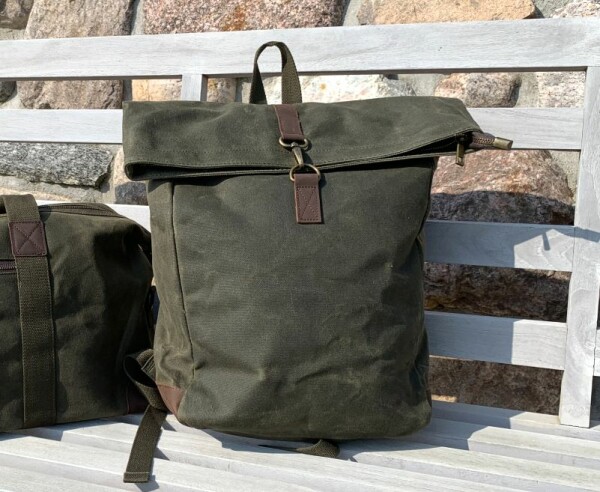 Waxed Canvas Backpack olive