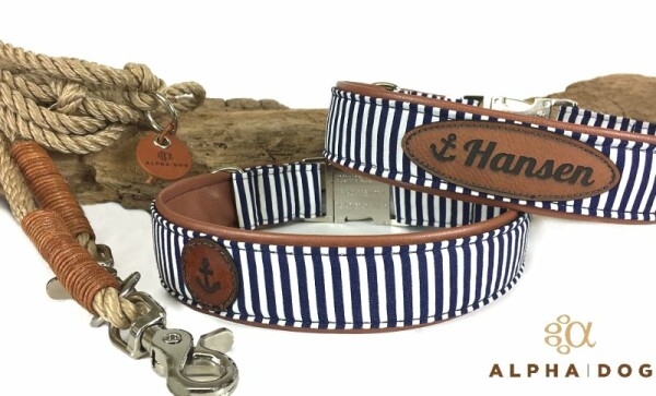 Halsband Ahoi mit Kunstleder unterlegt + Applikation cognac 2,5 cm breit / 49-51 cm lang Label oval mit Namen des Hundes + Ankersymbol Kunststoff