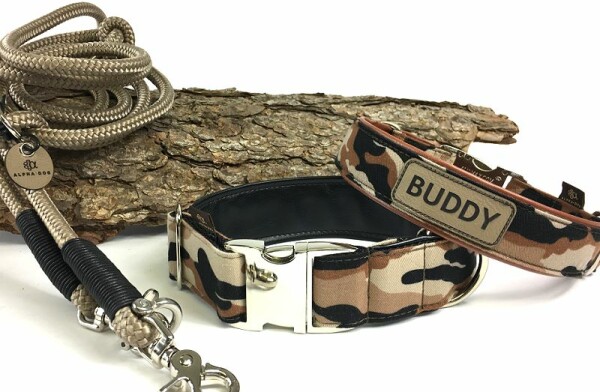 Halsband Camouflage sand m.Kunstleder unterlegt- optional Namenslabel 3 cm breit / 46-48 cm lang cognac Aluminium mit Label