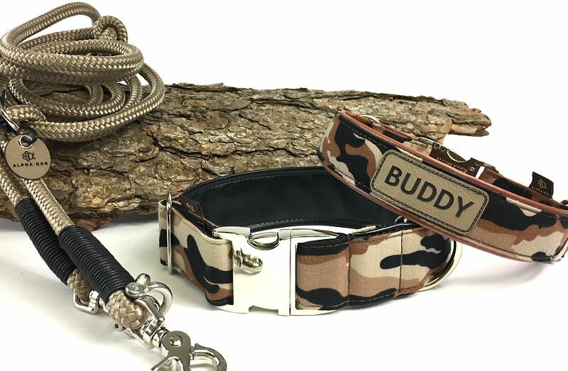 Halsband Camouflage sand m.Kunstleder unterlegt- optional Namenslabel 4 cm breit / 49-51 cm lang schwarz Kunststoff mit Label