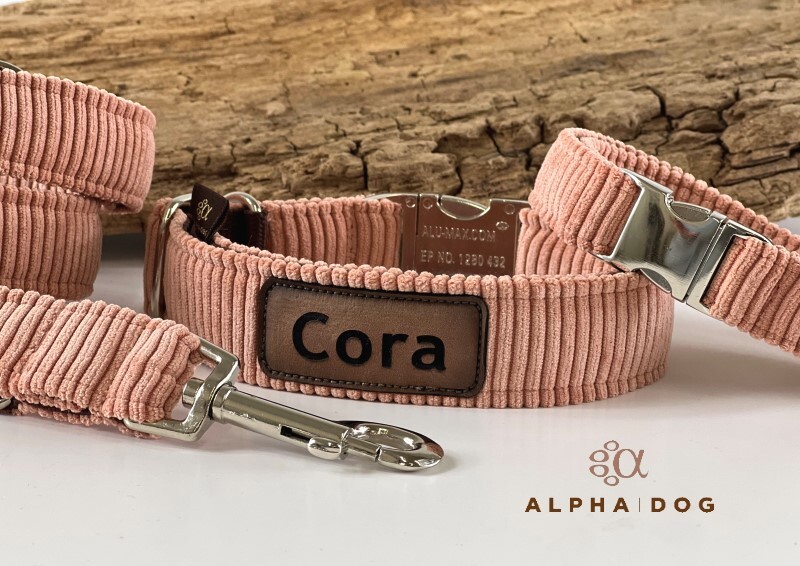 Halsband Coral Powder mit Namenspatch