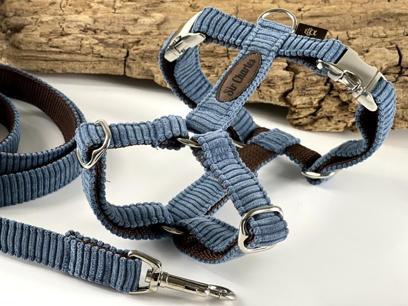 Brustgeschirr " Denimblue Cord " mit Namenspatch 2,5 cm Alu-Verschlüsse ( silberfarben )  50-60 cm Patch cognacbraun