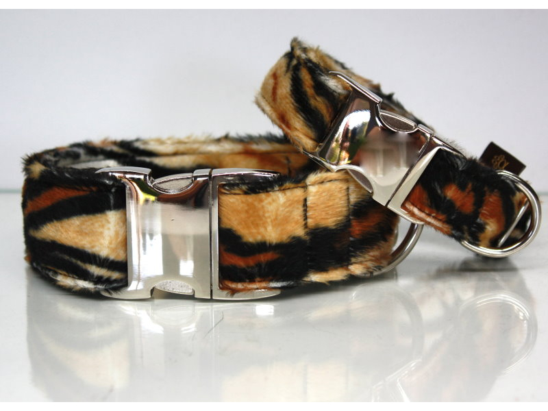 Fell Halsband Tiger 2,5 cm 33-45 cm Alum box